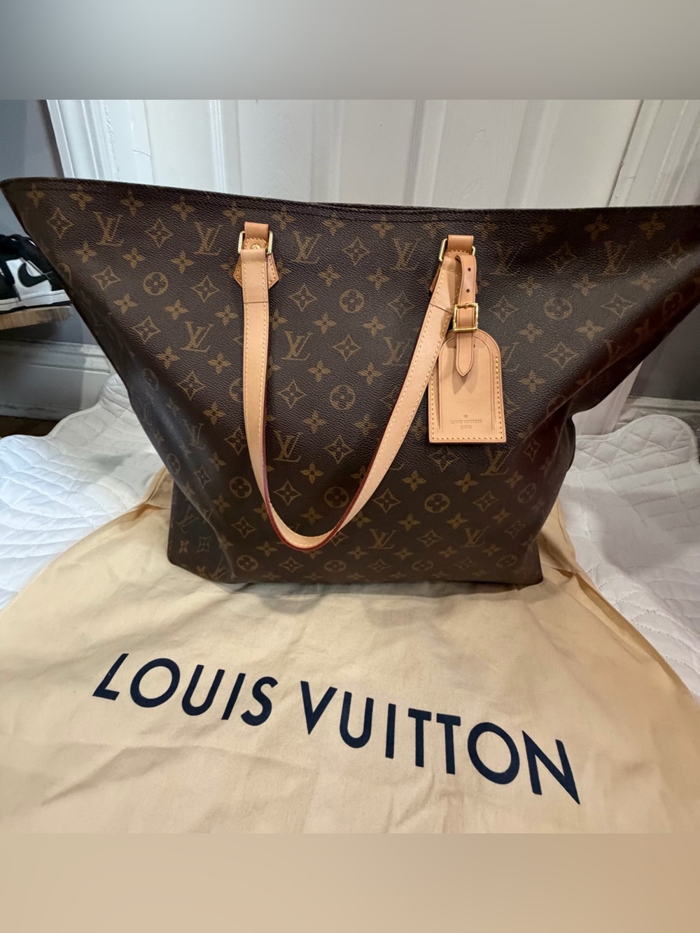 Louis Vuitton Brown Monogram Tote Bag with Vachetta Leather Handles 100%Authenti